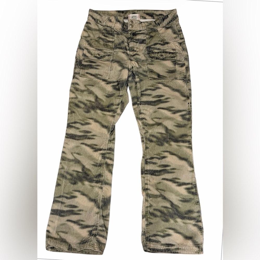 Used,but like new / BDG Camouflage Wide-Leg Jeans - Green & Tan